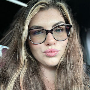 Meet your Posher, Rebekah